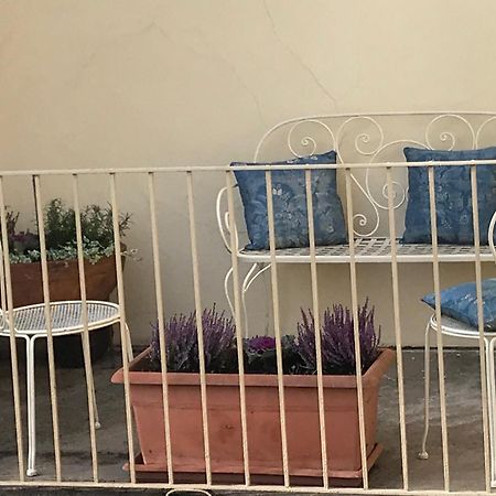 A Due Passi Dal Duomo Hotel Biella Bagian luar foto