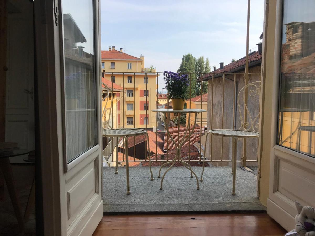 A Due Passi Dal Duomo Hotel Biella Bagian luar foto